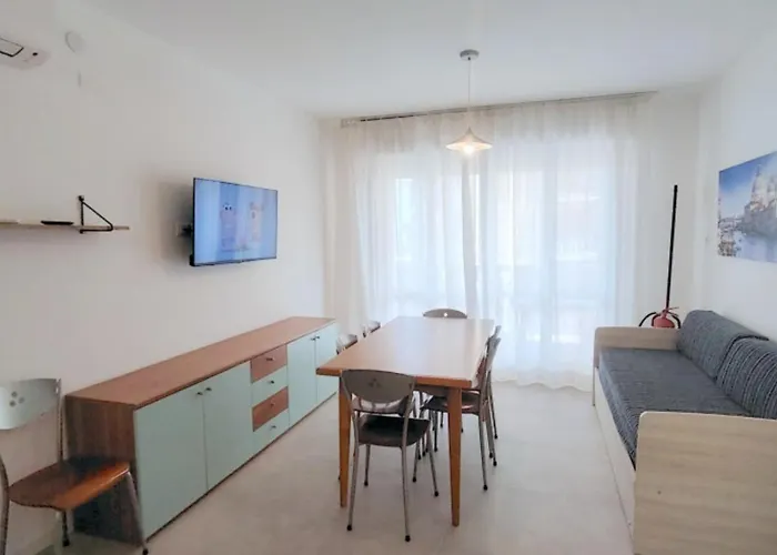 Modern Flat 50m From The